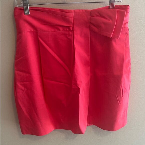 BCBGMaxAzria Hot Pink Mini Skirt with Bow. Size 10 - Picture 1 of 6